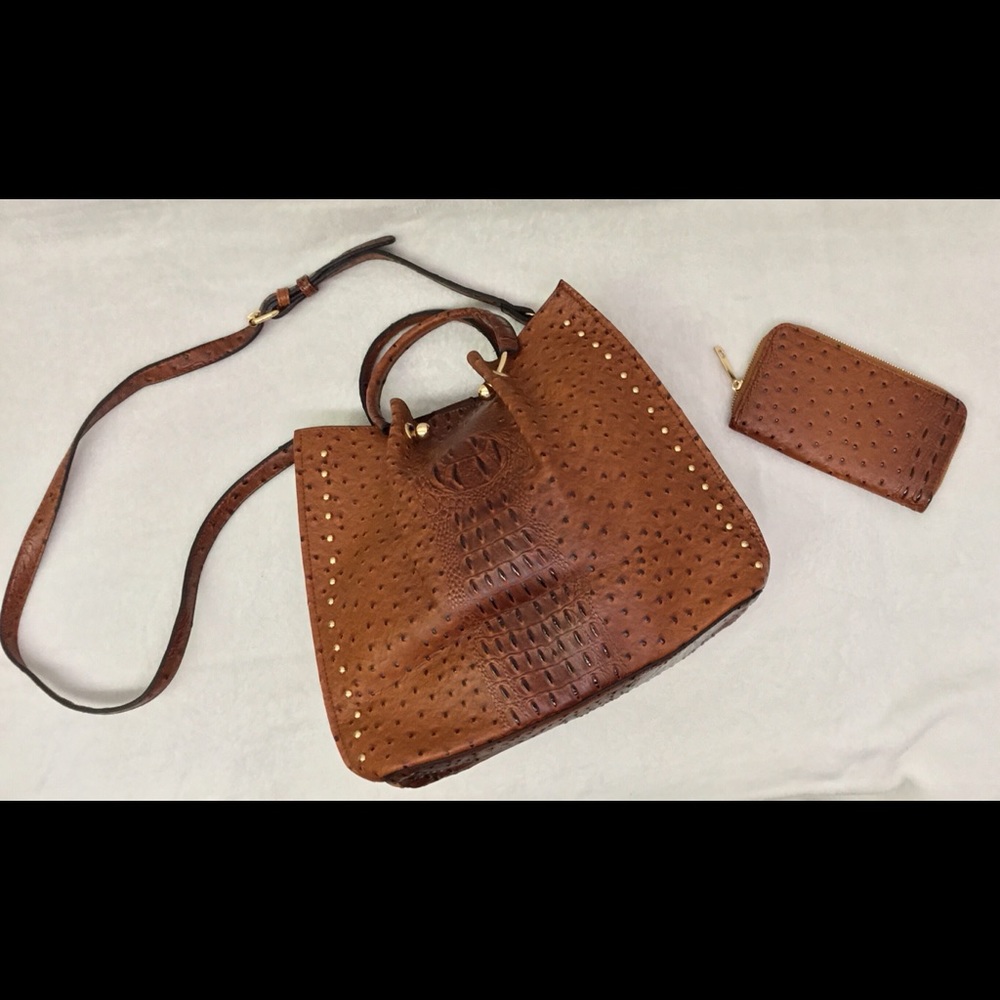 Women’s NWOT brown faux ostrich skin purse/ bag with matching wallet…15”…